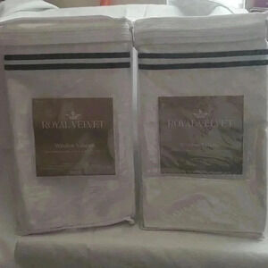 Royal velvet valance sold as set of 2 (b16)